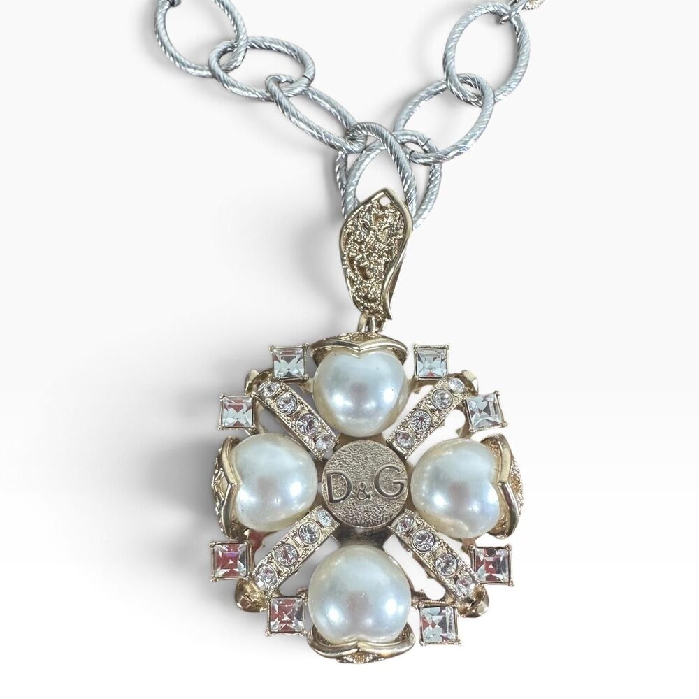 Dolce & Gabbana D&G Gold Tone Pearl Flower Rhinestone Pendant Chain Necklace New